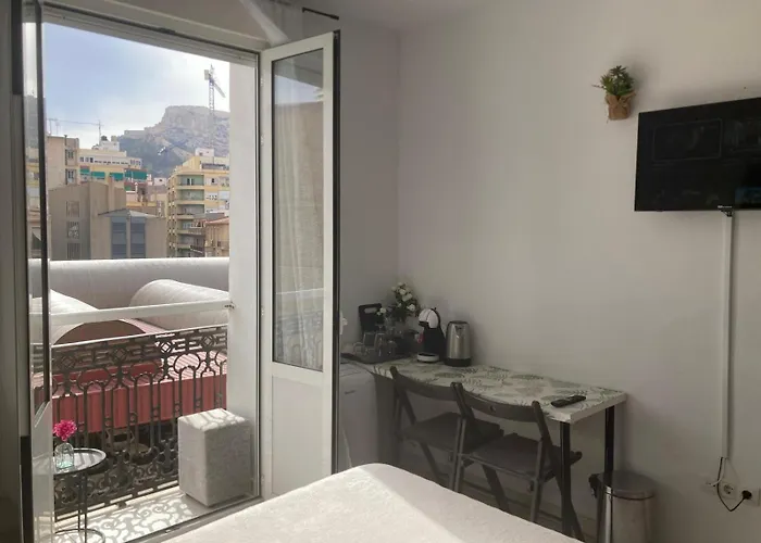 Room With Private Bathroom And Balcony Nearby The Mercado Central, Center And Beach