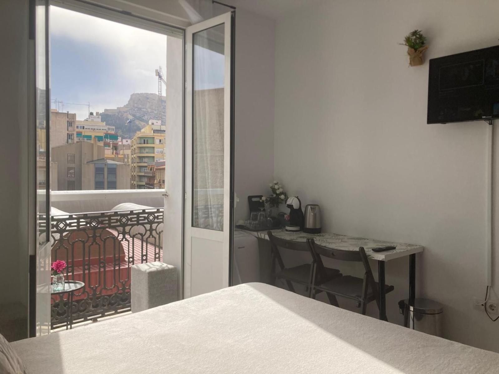 Apartment With Private Bathroom And Balcony Nearby The Mercado Central, Center And *